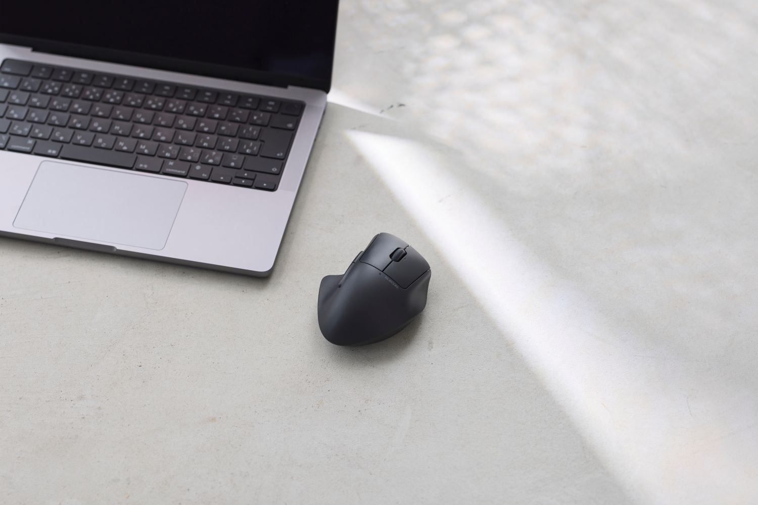  Chuột không dây Bluetooth công thái học Elecom M-SH30MBSK | Blue Led, Pin Li-ion, 1 lần sạc 7 tháng sử dụng, 2.4Hz 