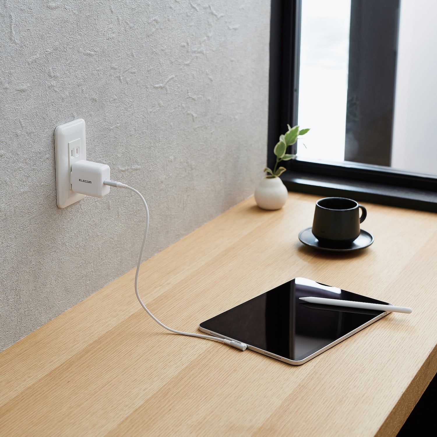  Cáp sạc nhanh C to C Elecom MPA-CCL20NWH | PD60W, Đầu nối L, Dây dù, 5 lớp siêu bền, Dài 2.0m 
