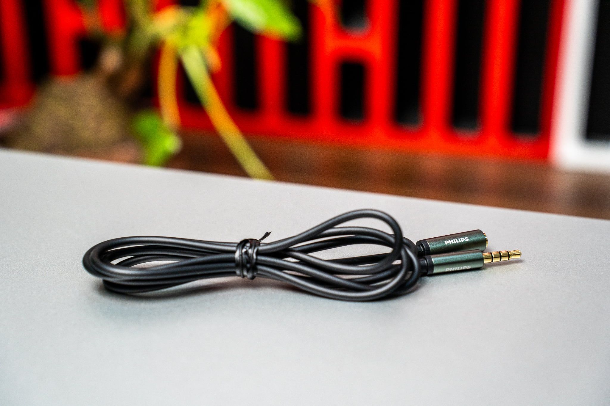  Cáp âm thanh Philips SWA4231 - 3.5mm male sang 3.5mm female | Dài 1.2M, Đầu kim loại, PVC 