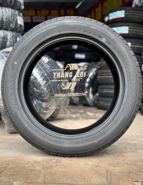 Lốp xe Kenda 215/55R18 KR205