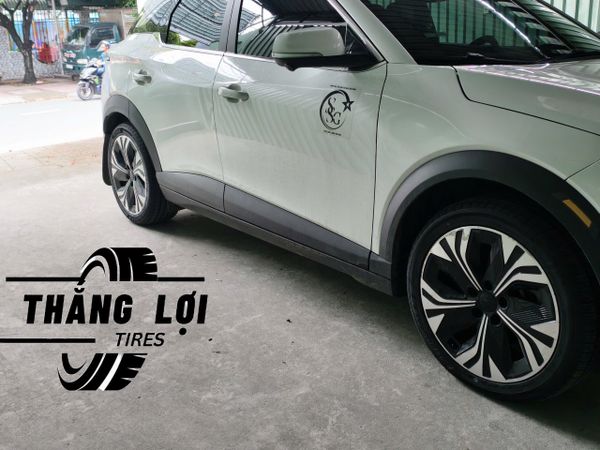 Lốp xe Kenda 235/45R19 KR205