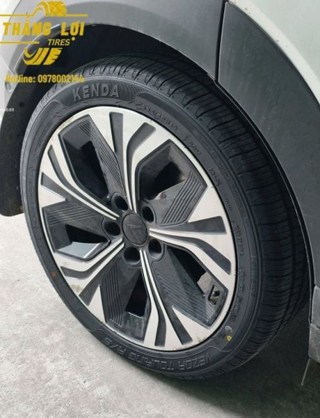 Lốp xe Kenda 235/45R19 KR205