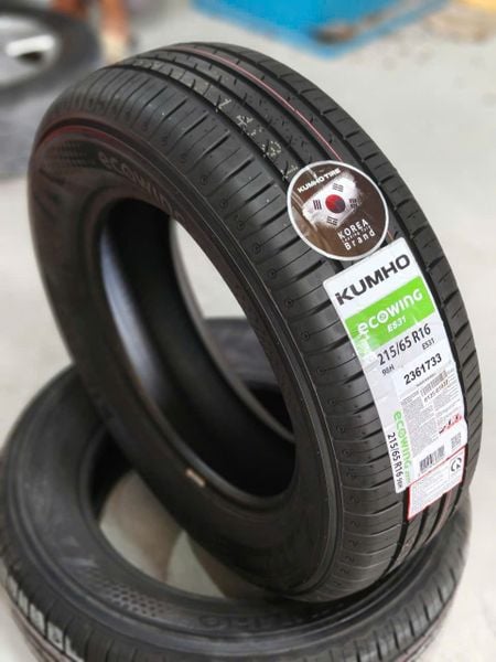Lốp xe Kumho 215/65R16 ES31 04 98H
