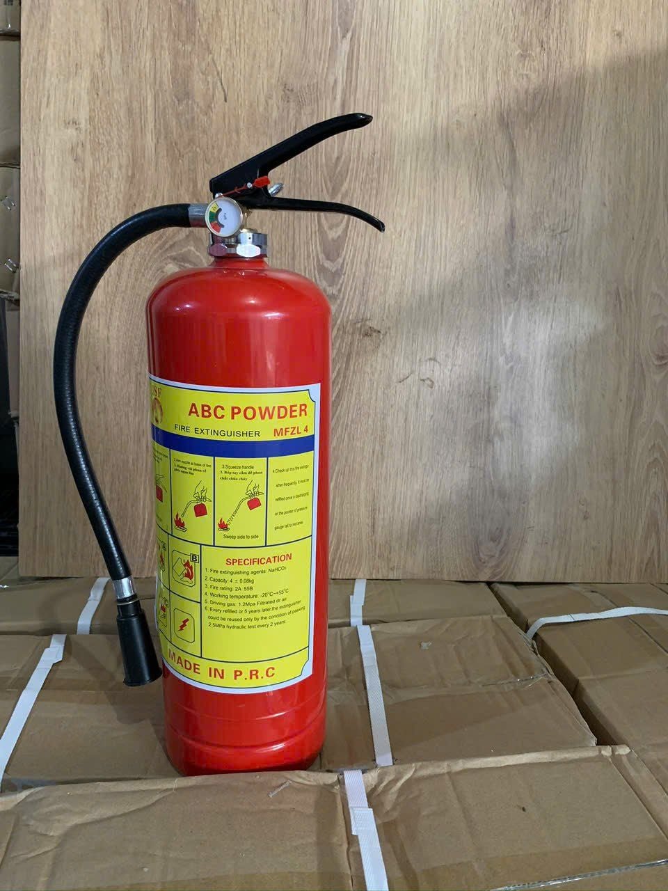  BÌNH CHỮA CHÁY BỘT 4KG CÓ TEM KIỂM ĐỊNH 