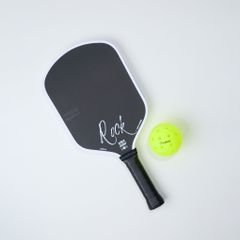Vợt Pickleball MOTIVE ROCK PRO GEN 5  – Carbon Ép Nhiệt, Lõi Hybrid 16mm, 230g – Màu Trắng