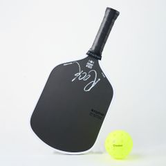Vợt Pickleball MOTIVE ROCK PRO GEN 5  – Carbon Ép Nhiệt, Lõi Hybrid 16mm, 230g – Màu Trắng