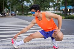 [SLM 102] Áo Thun Thể Thao Chạy Bộ Nam MOTIVE Men Simple Color Singlet - Màu Cam