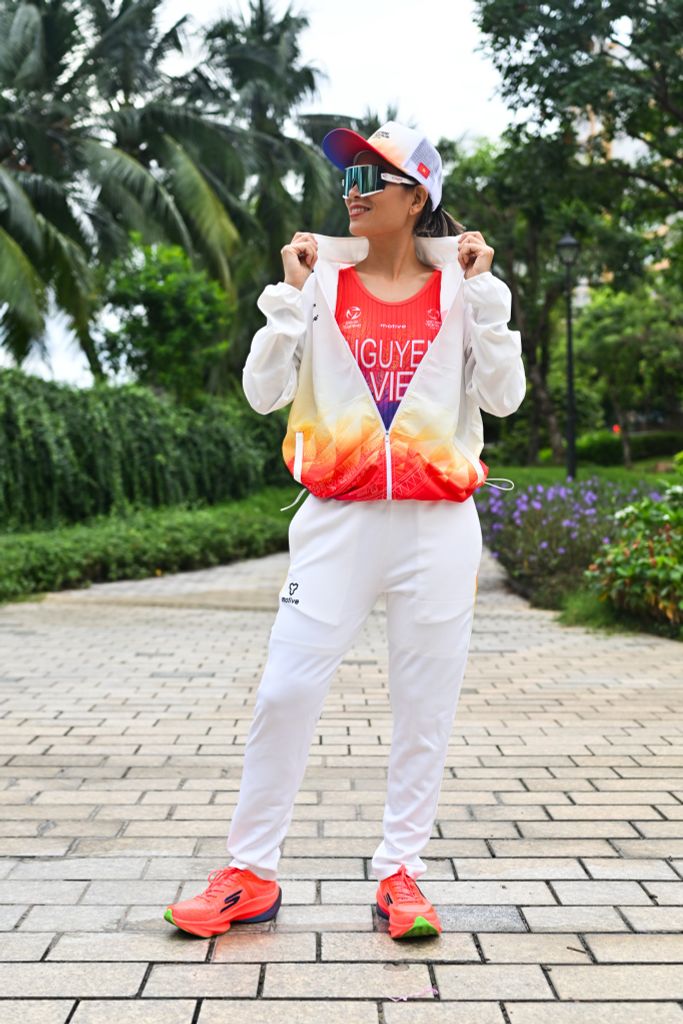 [VTRF X MOTIVE]  Áo Khoác Thể Thao Nữ