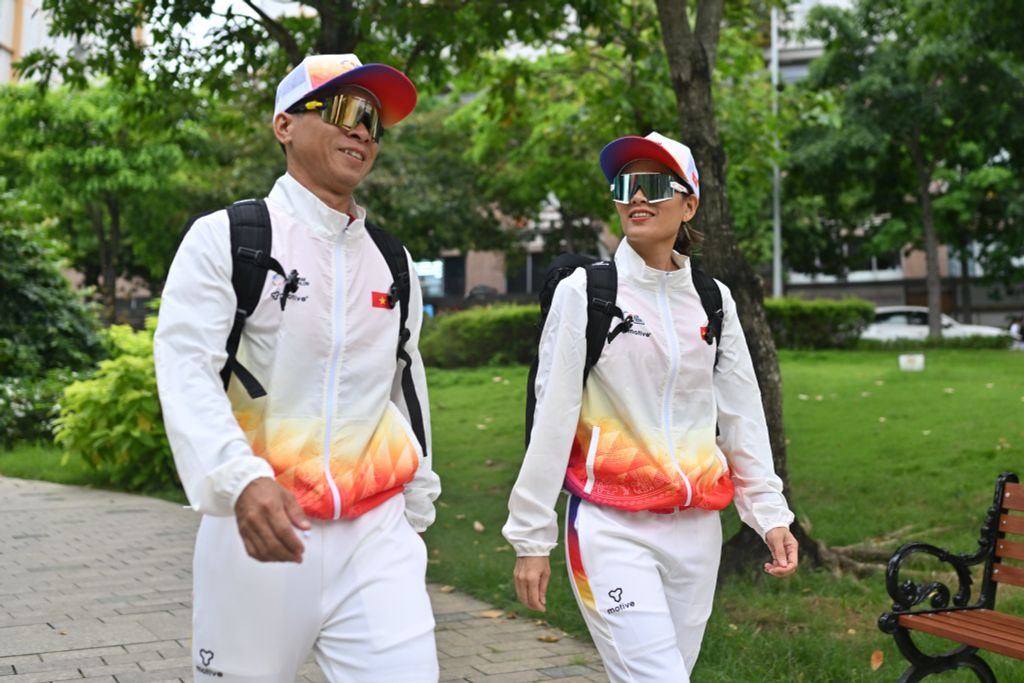 [VTRF X MOTIVE]  Áo Khoác Thể Thao Nữ