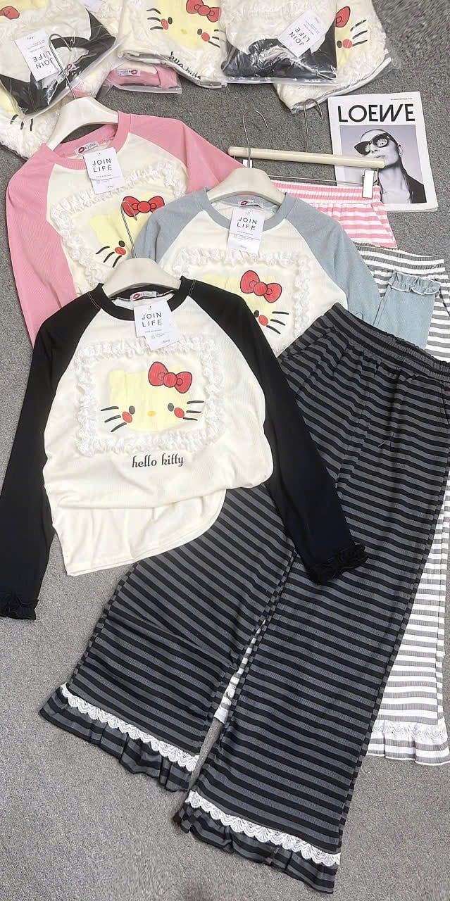  Set áo tay dài hello kitty mix quần kẻ sọc viền bèo - HỒNG - N147 H25 