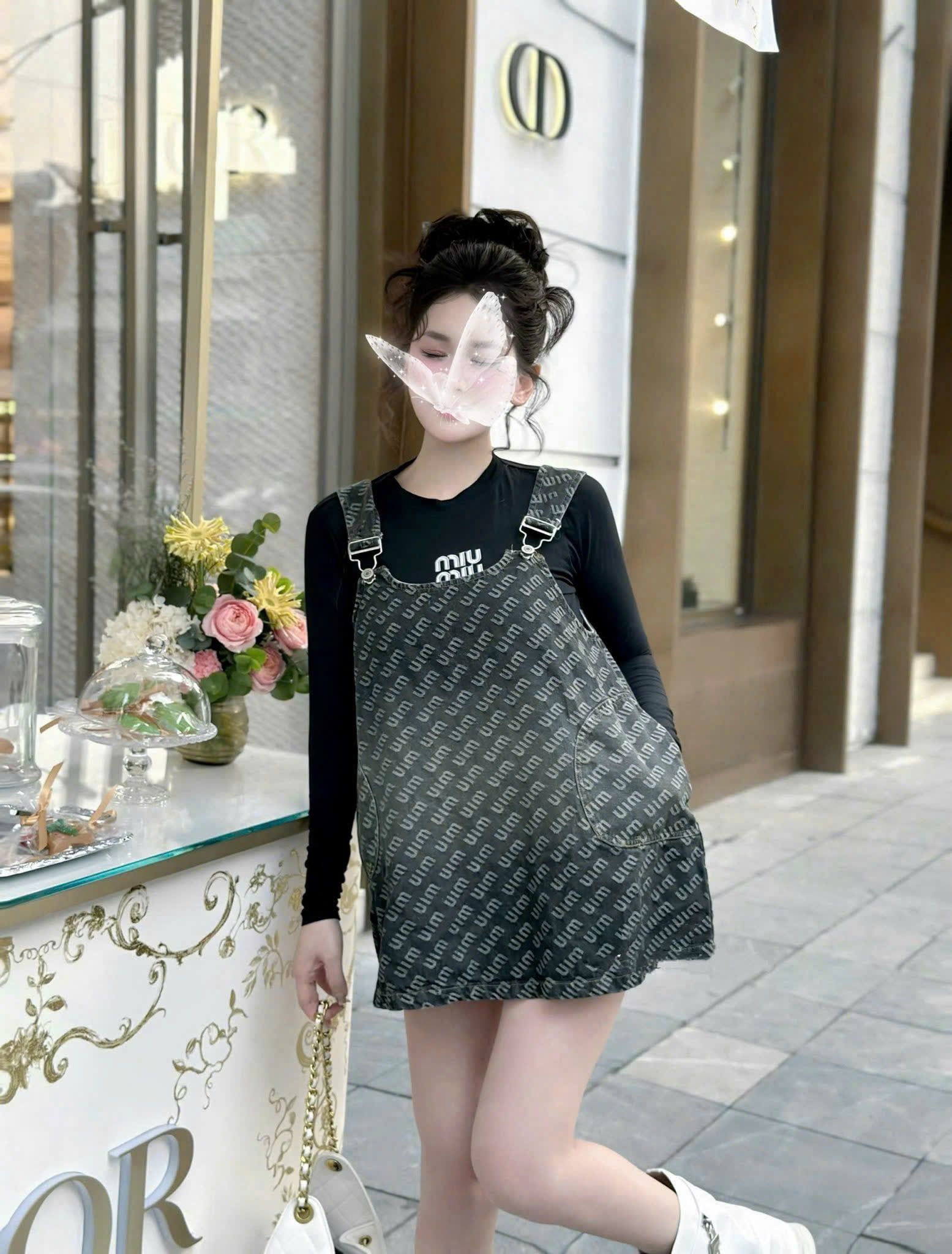  Set 2 món áo tay dài miumiu mix yếm jeans - S99 ( S<52KG , M<57KG ) 