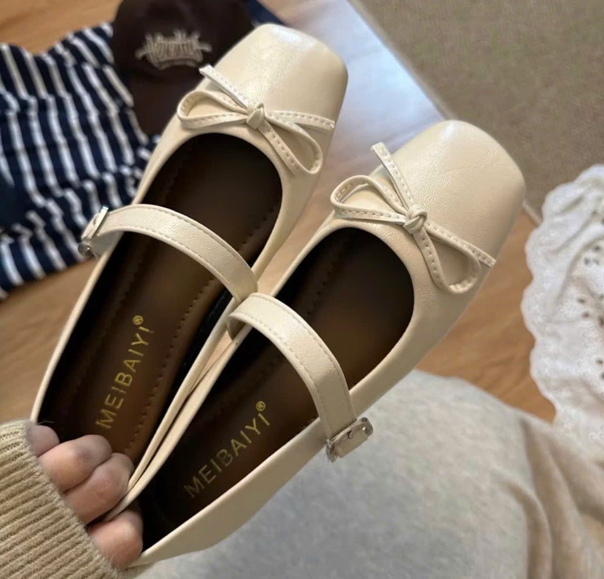  Giày búp bê mũi vuông đính nơ quai ngang chất da - KEM - G5 