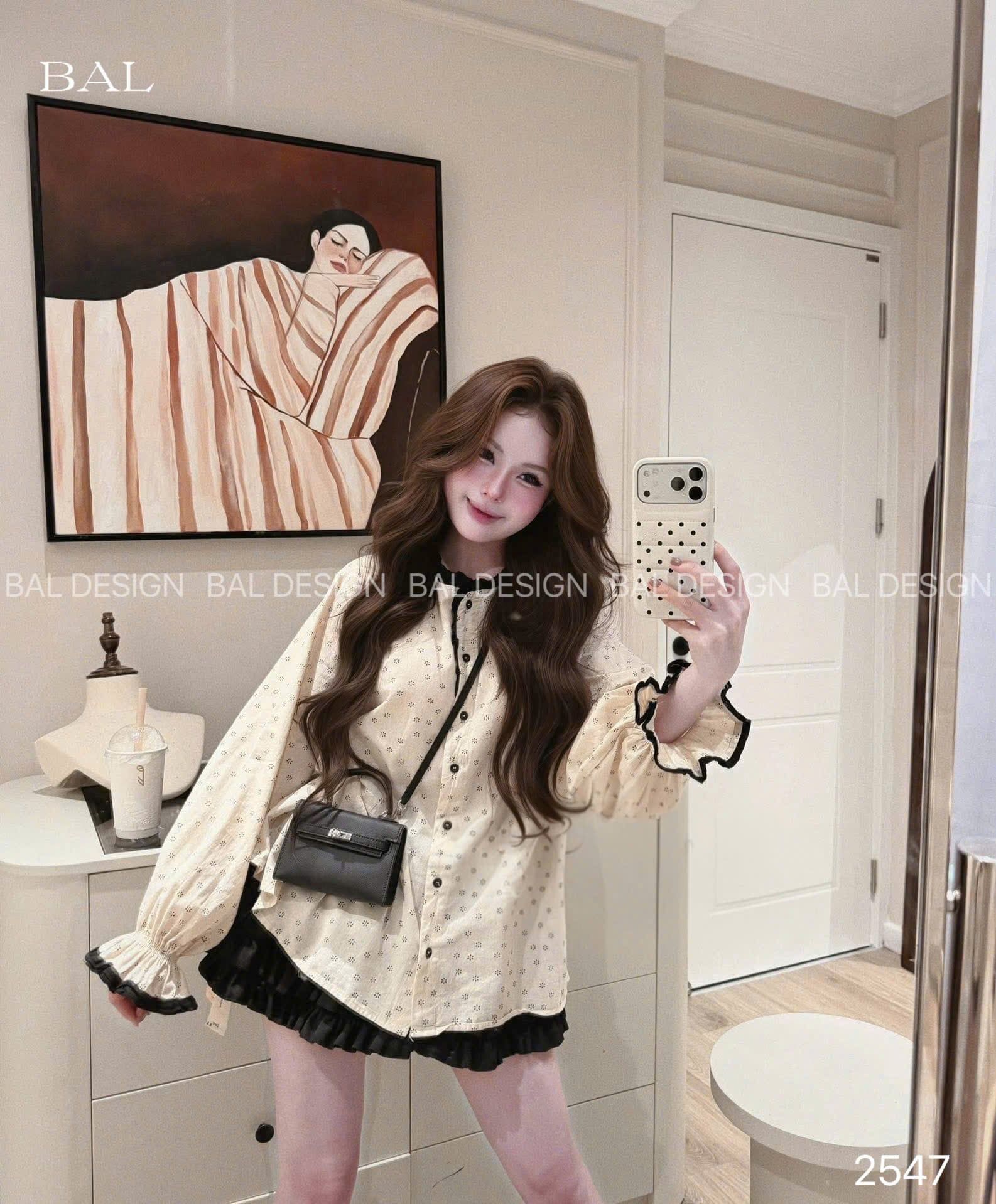  Set bộ áo dài tay be kem chấm bi cúc dọc mix chân váy nhiều tầng - K210 (EO S<68, M< 72) 