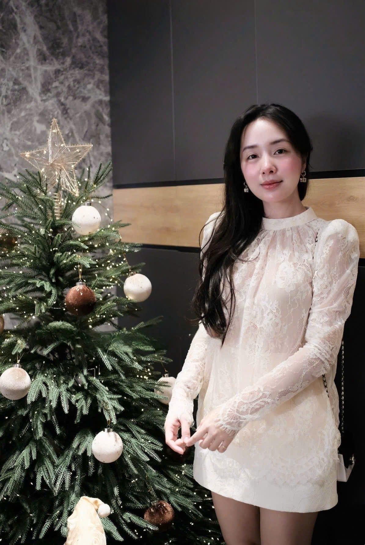  Set áo ren tay bồng đúp lót 2 lớp mix chân váy dáng A - E88 ( eo S<68, M<72 ) 