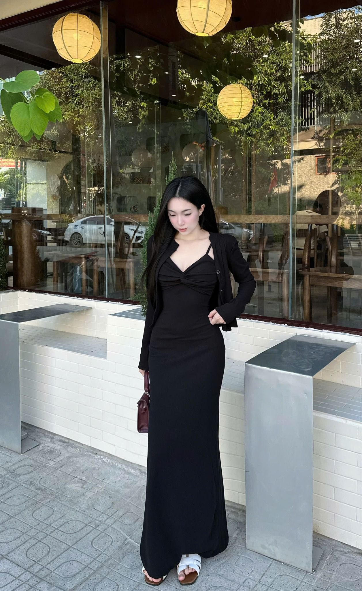  Set đầm hai dây xoắn ngực kèm khoác tay dài - ĐEN - E318 