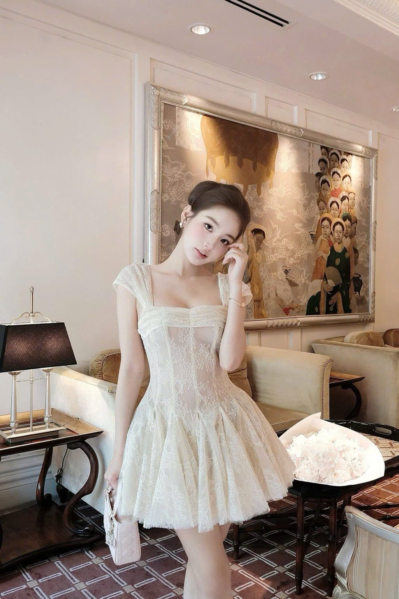  Đầm thiết kế đúp 2 lớp phối ren đính đá - KEM - K181 ( EO S<68 M<72 L<76 ) 