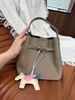 Túi xách dáng chậu khóa cài kèm charm ngựa -  NÂU - Z23