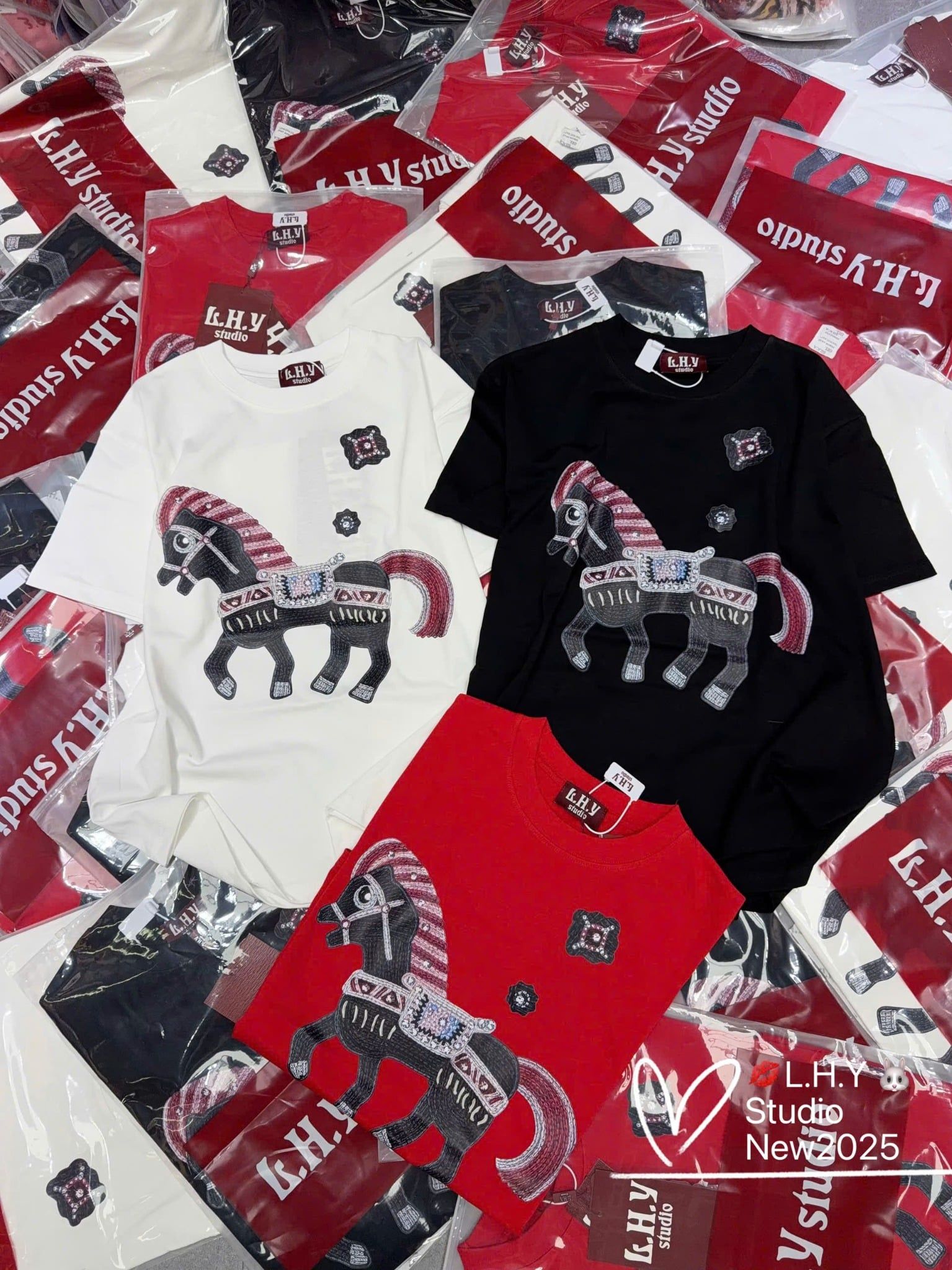  Áo thun FROM rộng in hình ngựa vằn - ĐEN - E42 ( DÀI 70CM ) 