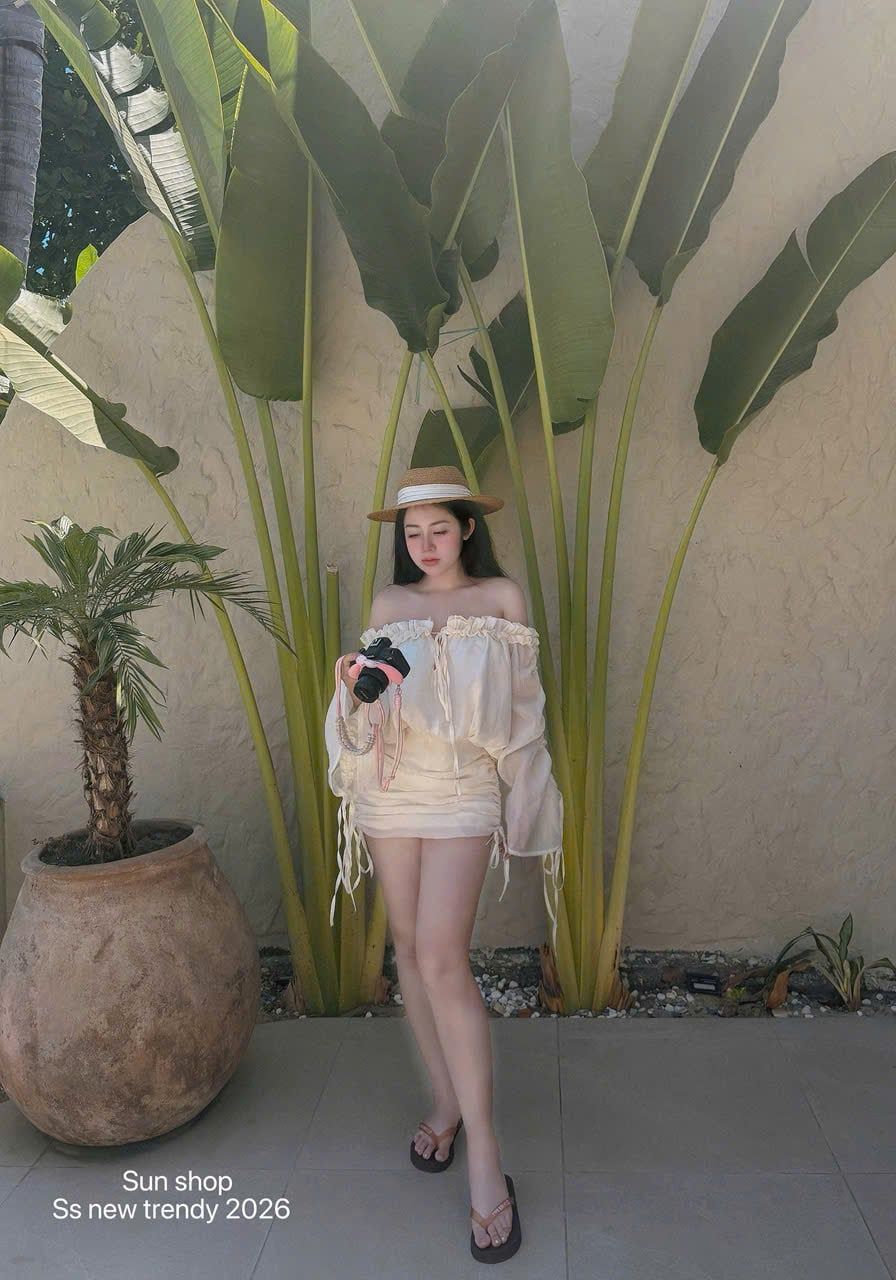  Đầm trễ vai bánh bèo tay dài chạy bèo ngực - KEM - K295 