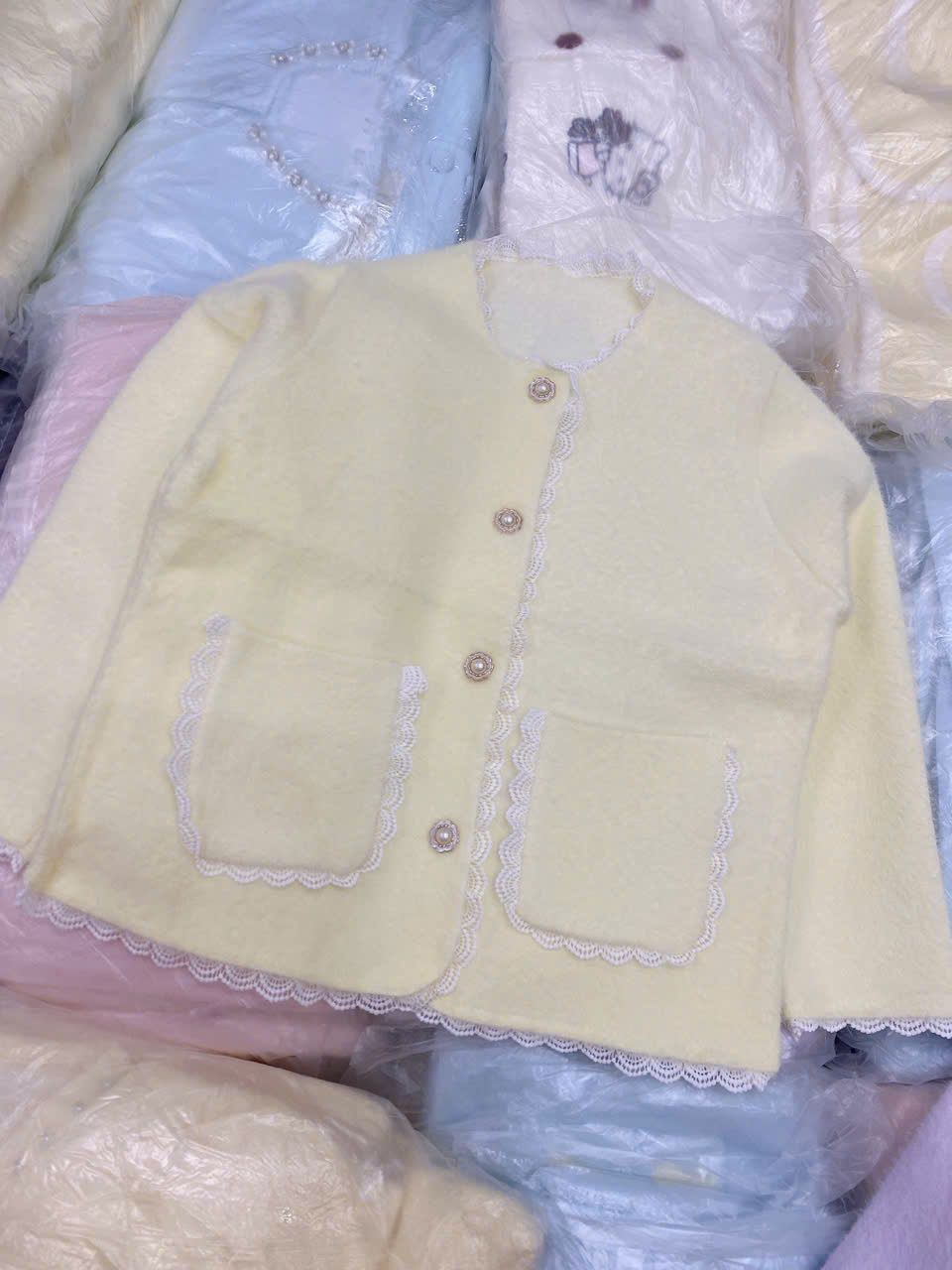  Áo len lông thỏ QC phối ren - KEM - L1 