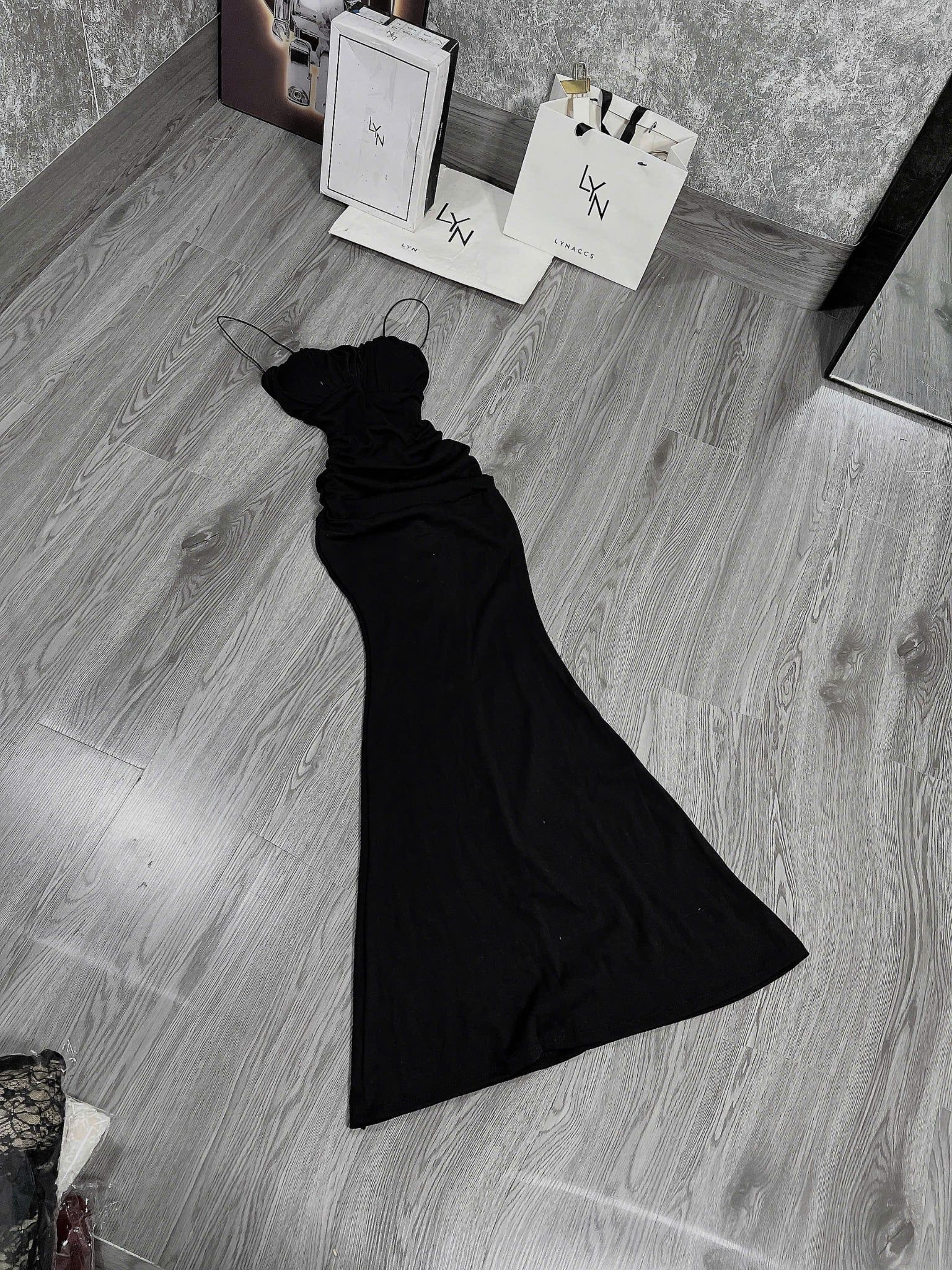  Váy body tôn dáng đen trơn - V81 