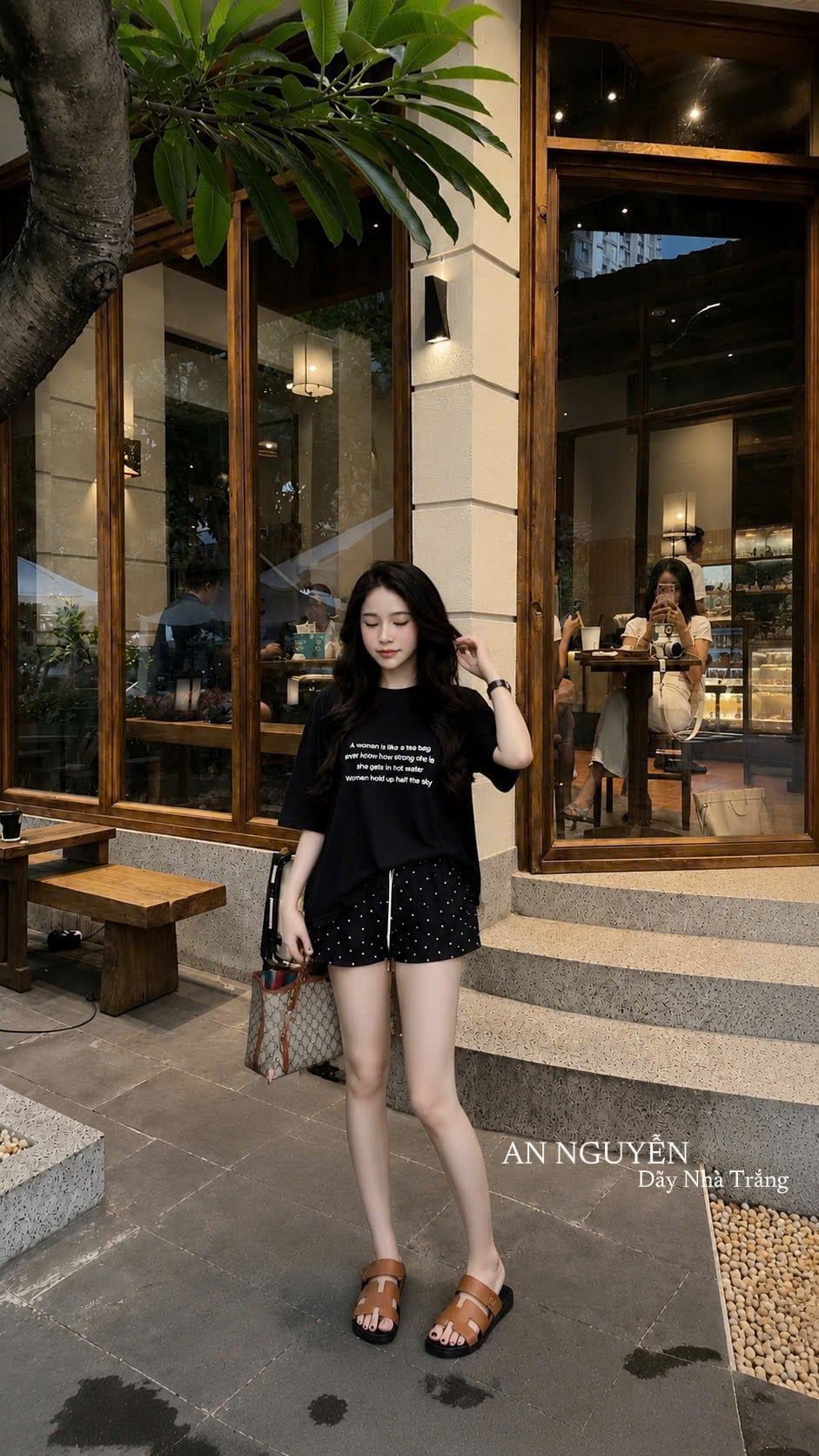  Set áo thun in chữ mix quần short ngắn chấm bi - ĐEN - L53 