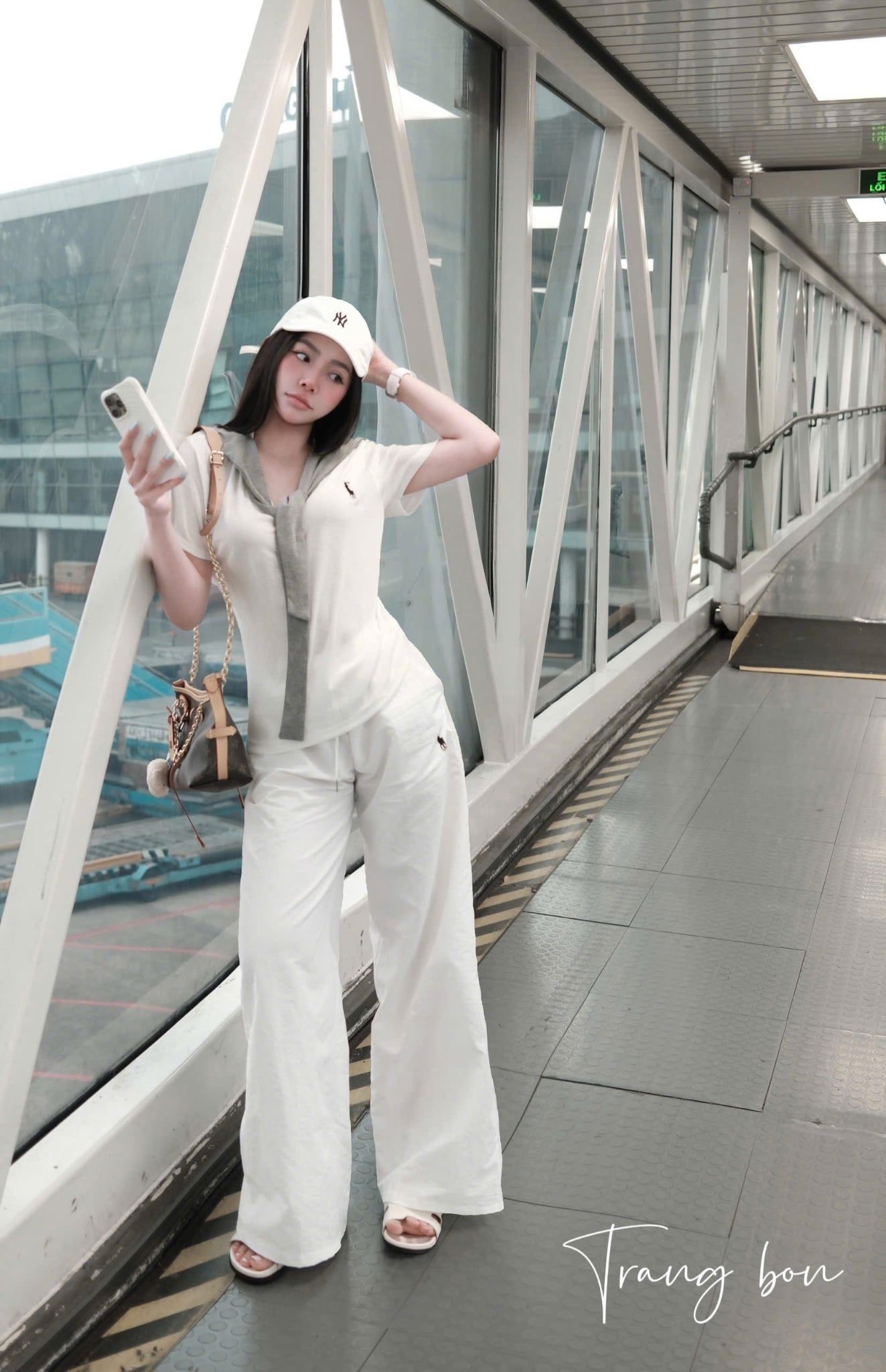  Set 3 món áo thêu ngựa kèm khăn thủy thủ mix quần suông dáng dài - L37 