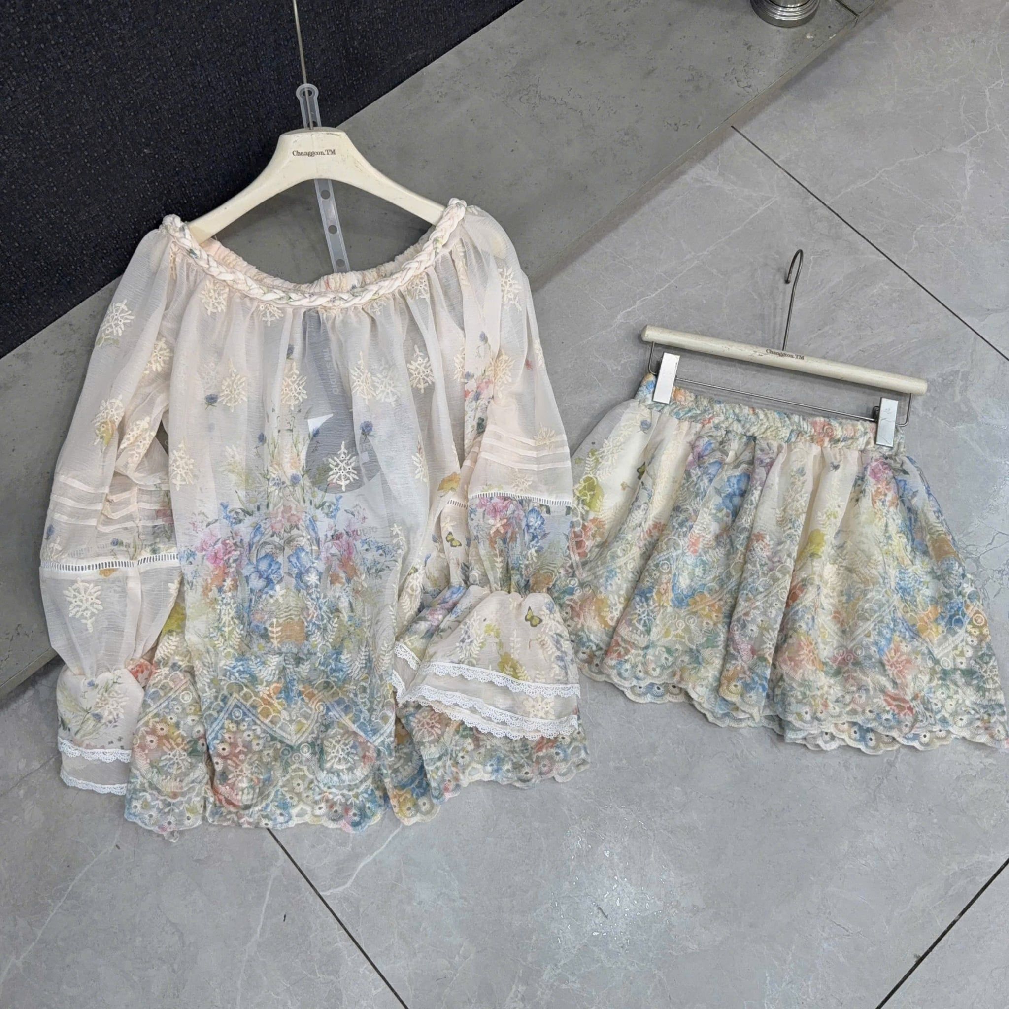  Set áo trễ vai tết dây hoa tay dài mix chân váy hoa văn - K41 