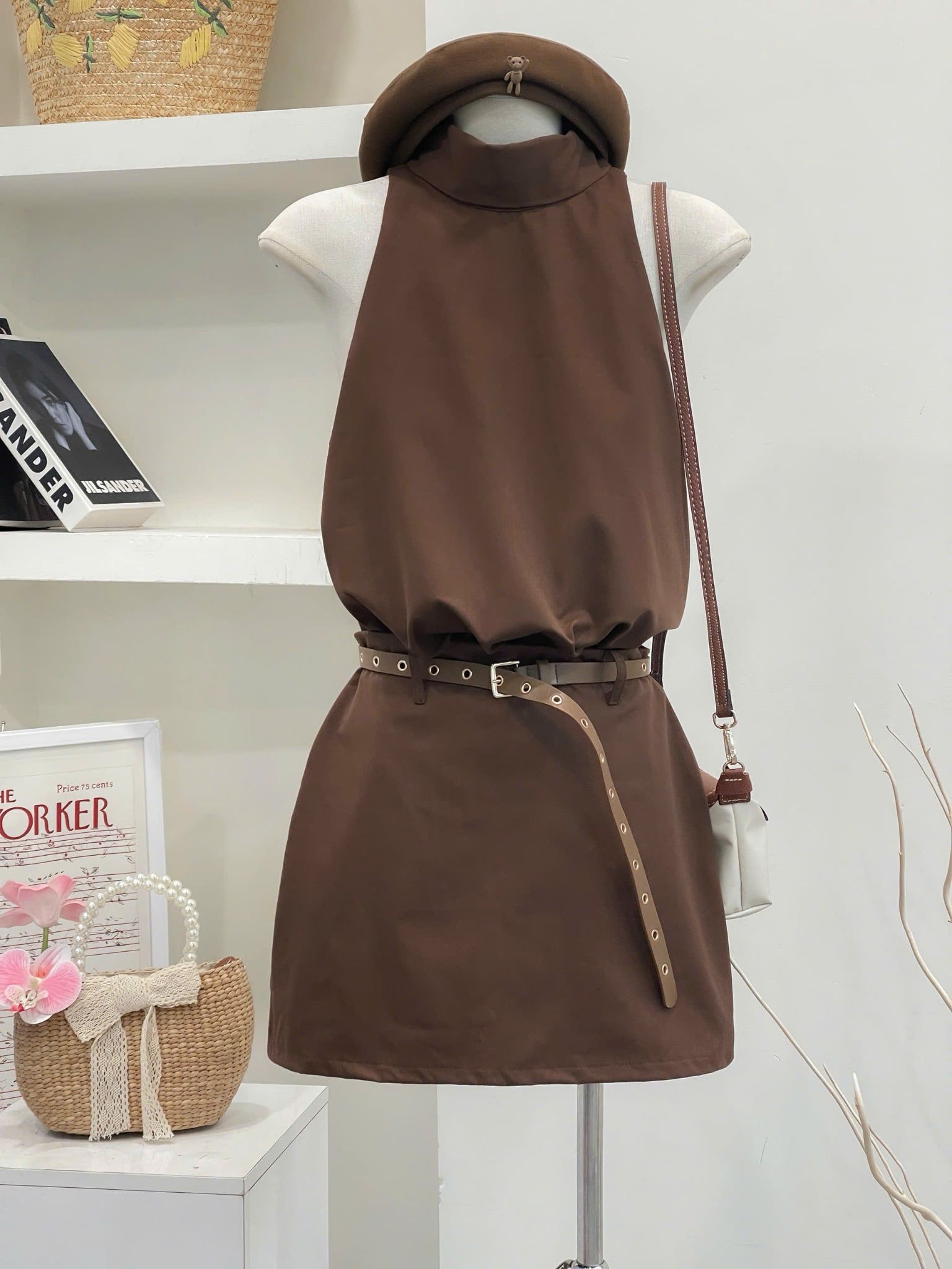  Set áo cổ yếm sát nách mix chân váy dáng A kèm belt - NÂU - H153 (EO S<70, M<74) 