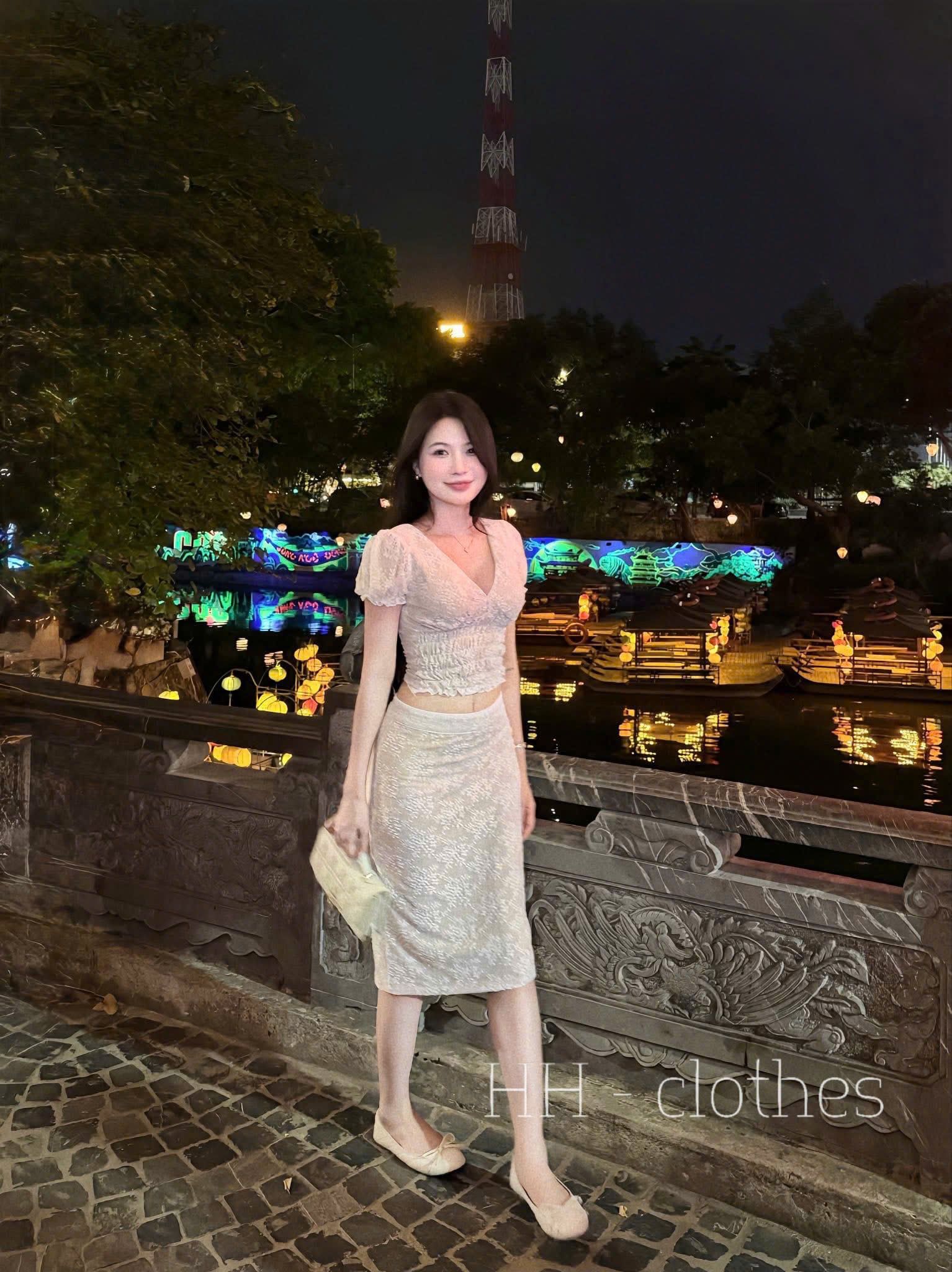  H34 Set áo ren cổ V bo chun mix chân váy suông tôn dáng - G284 (EO S<68, M<72) 