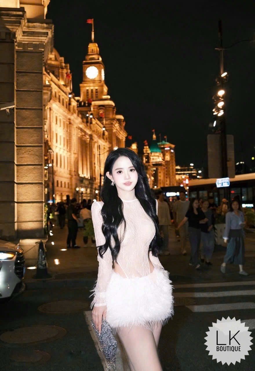  Set đi tiệc thiết kế áo tay jumsuit ren mix chân váy lông vũ - TRẮNG - E245 