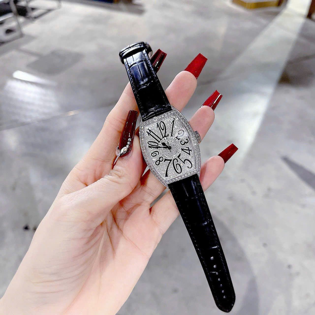  Đồng hồ mặt BẦU đính đá chữ KIỂU - DH11 ( MÃ 4 ) 