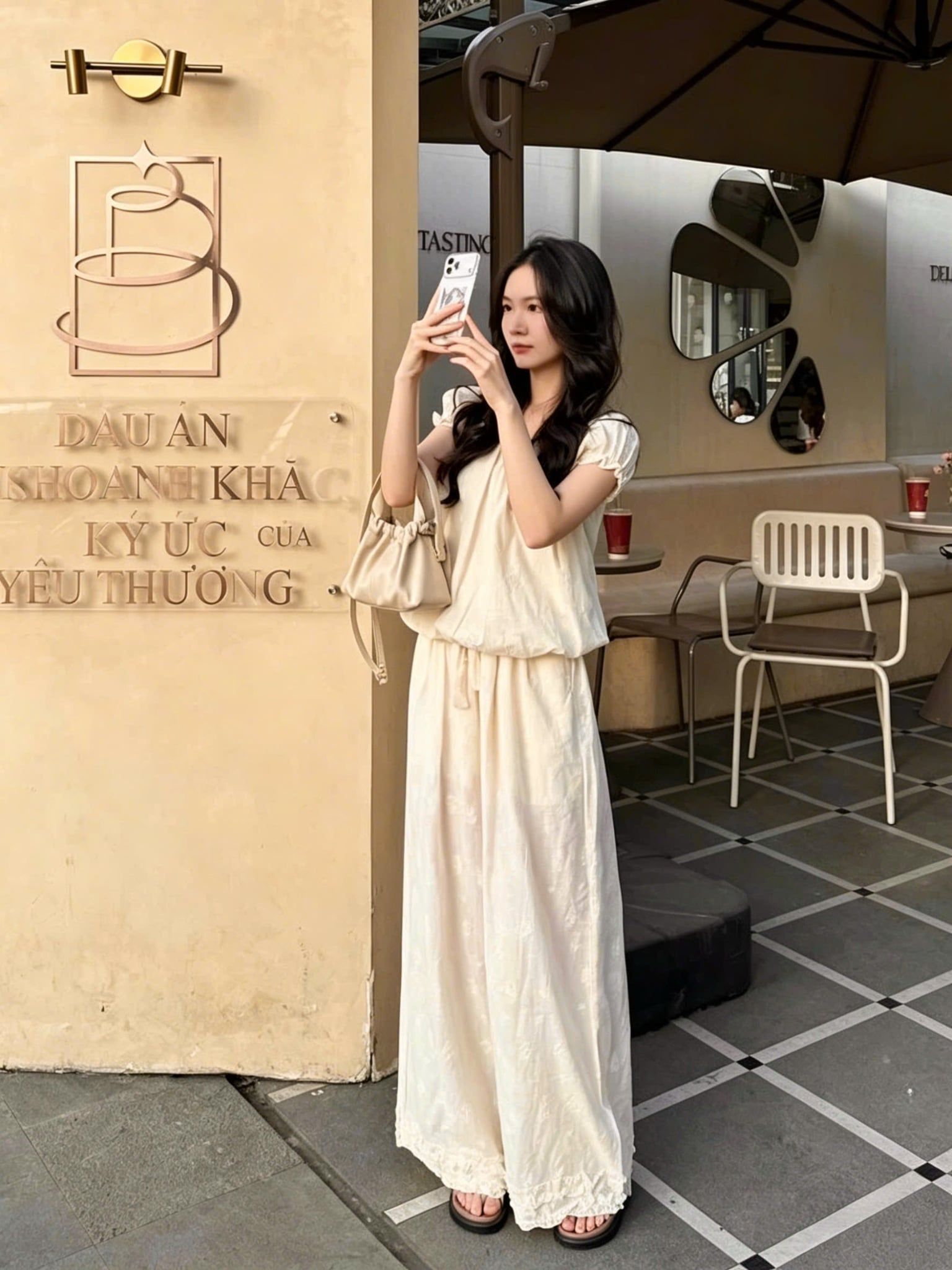  Set áo tay bồng dập hoa đúp 2 lớp dáng bí mix quần suông dài phối bèo - KEM - V201 