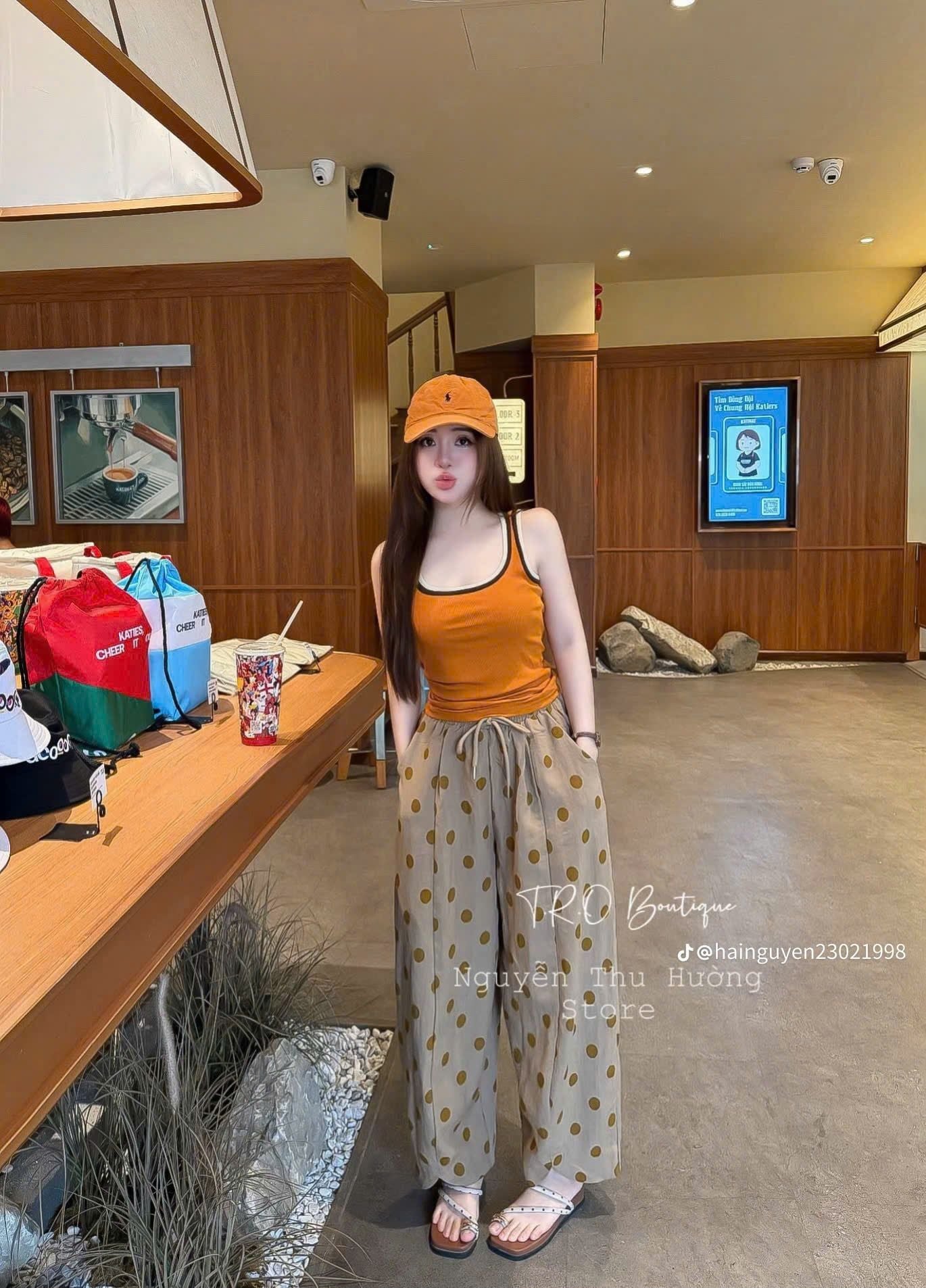  Set áo cổ vuông phối viền mix quần suông họa tiết chấm bi - K99 