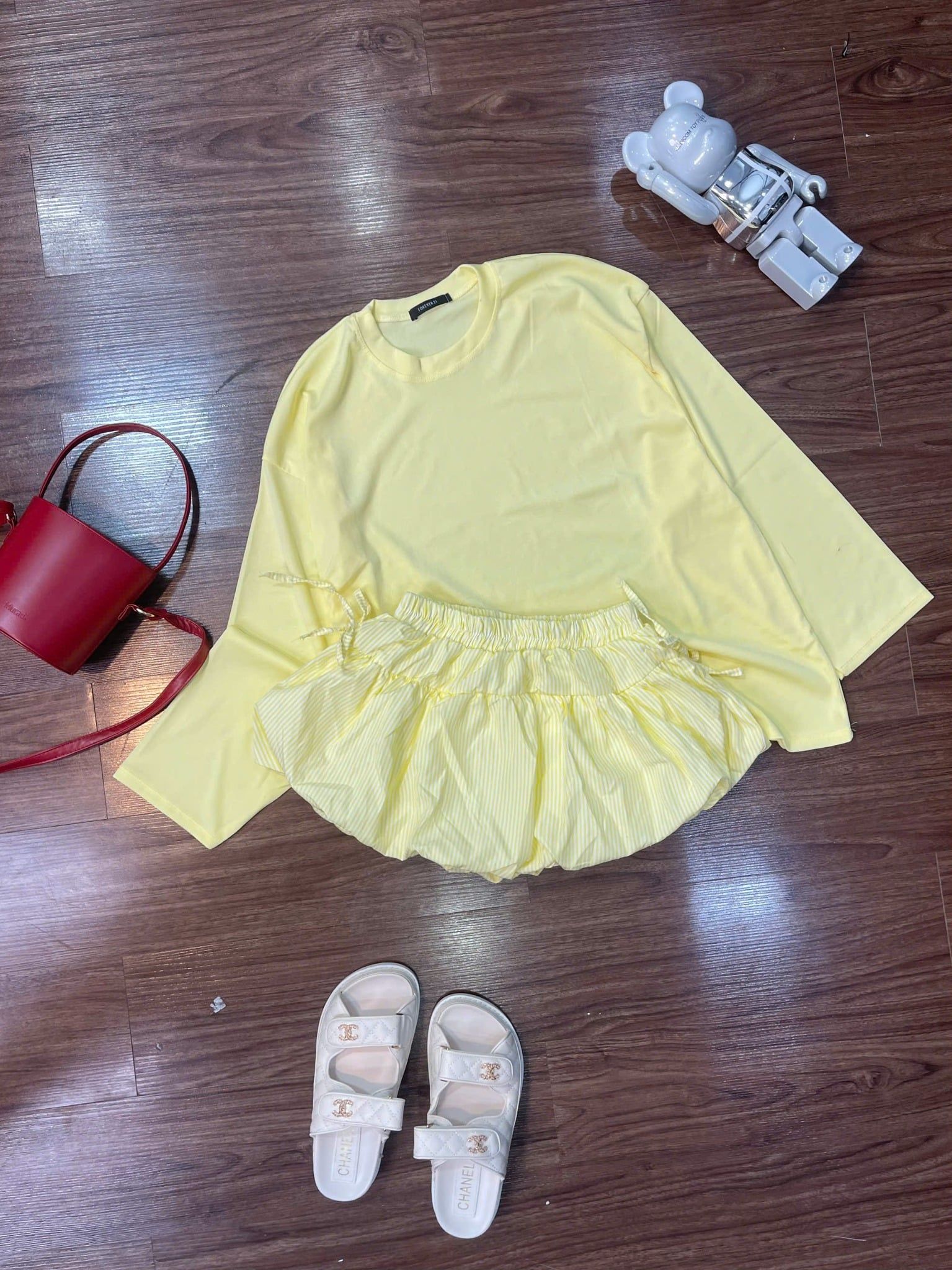  Set áo thun Basic form rộng tay dài mix chân váy bí kẻ sọc VÀNG - E185 