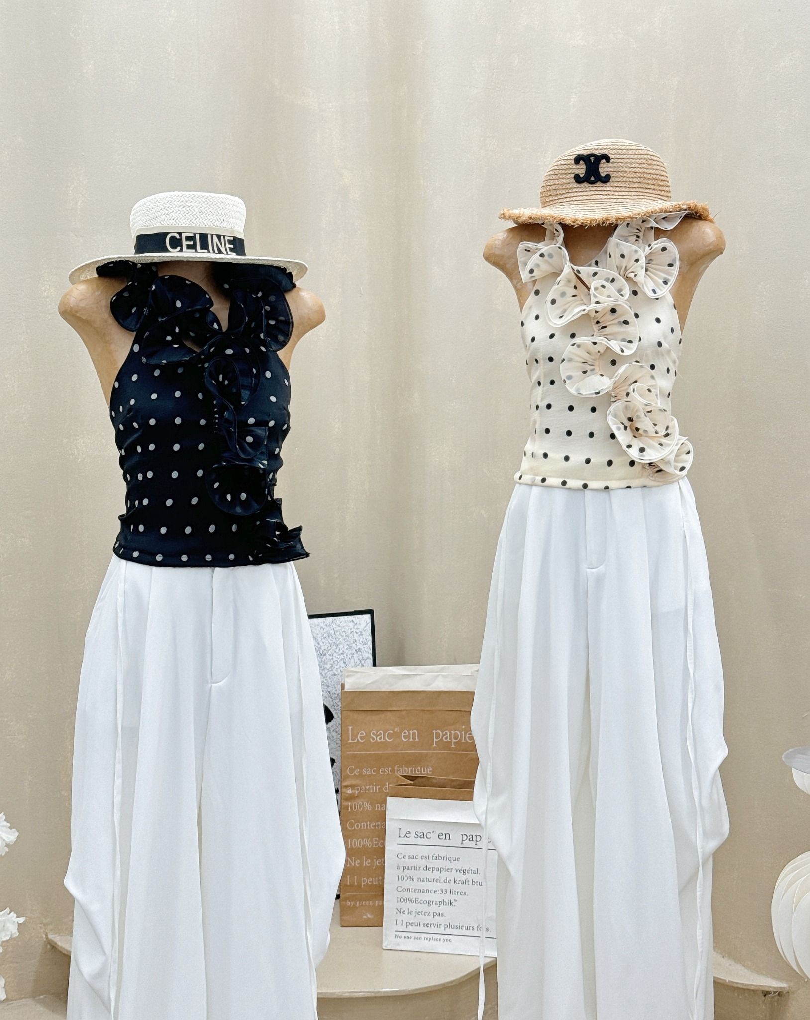  Set áo cổ yếm viền bèo họa tiết chấm bi mix quần suông rộng - KEM - A122 ( eo S<68, M<72 ) (0) 