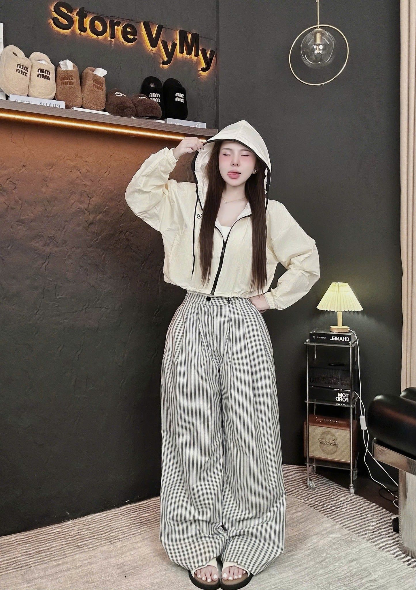  Áo khoác dù hai lớp form croptop phối viền - KEM - N74 