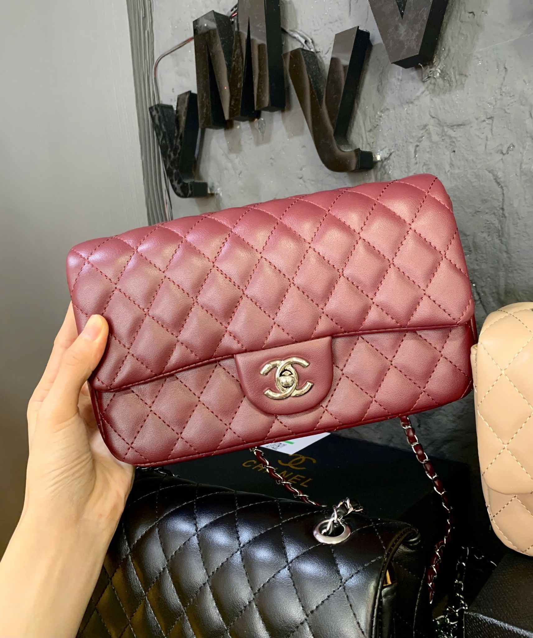  Túi siêu cấp CHANEL chất da ô trám FULLBOX - ĐỎ - Z26 ( 17X24 ) 