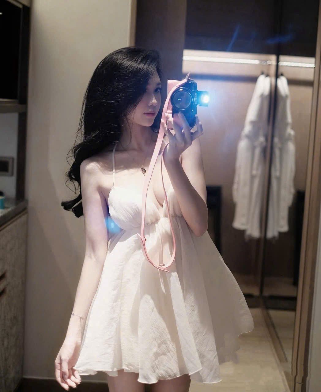  Đầm tơ xoè cúp ngực  hở lưng dáng bồng bềnh tiểu thư - K65 