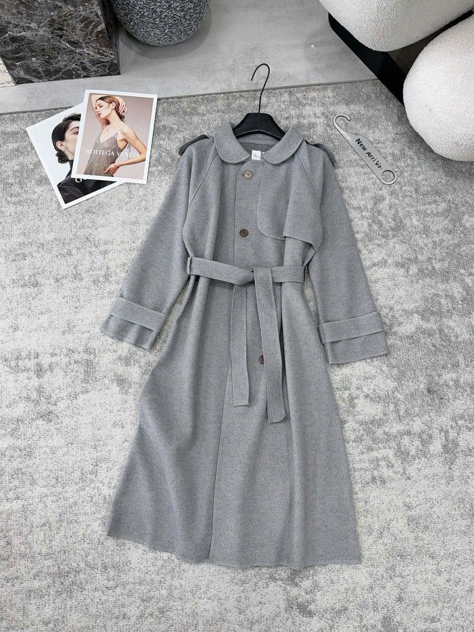  Áo mangto dáng dài chất dạ ép kèm đai phối cúc gỗ - XÁM - C106 ( FREESIZE <58KG ) 