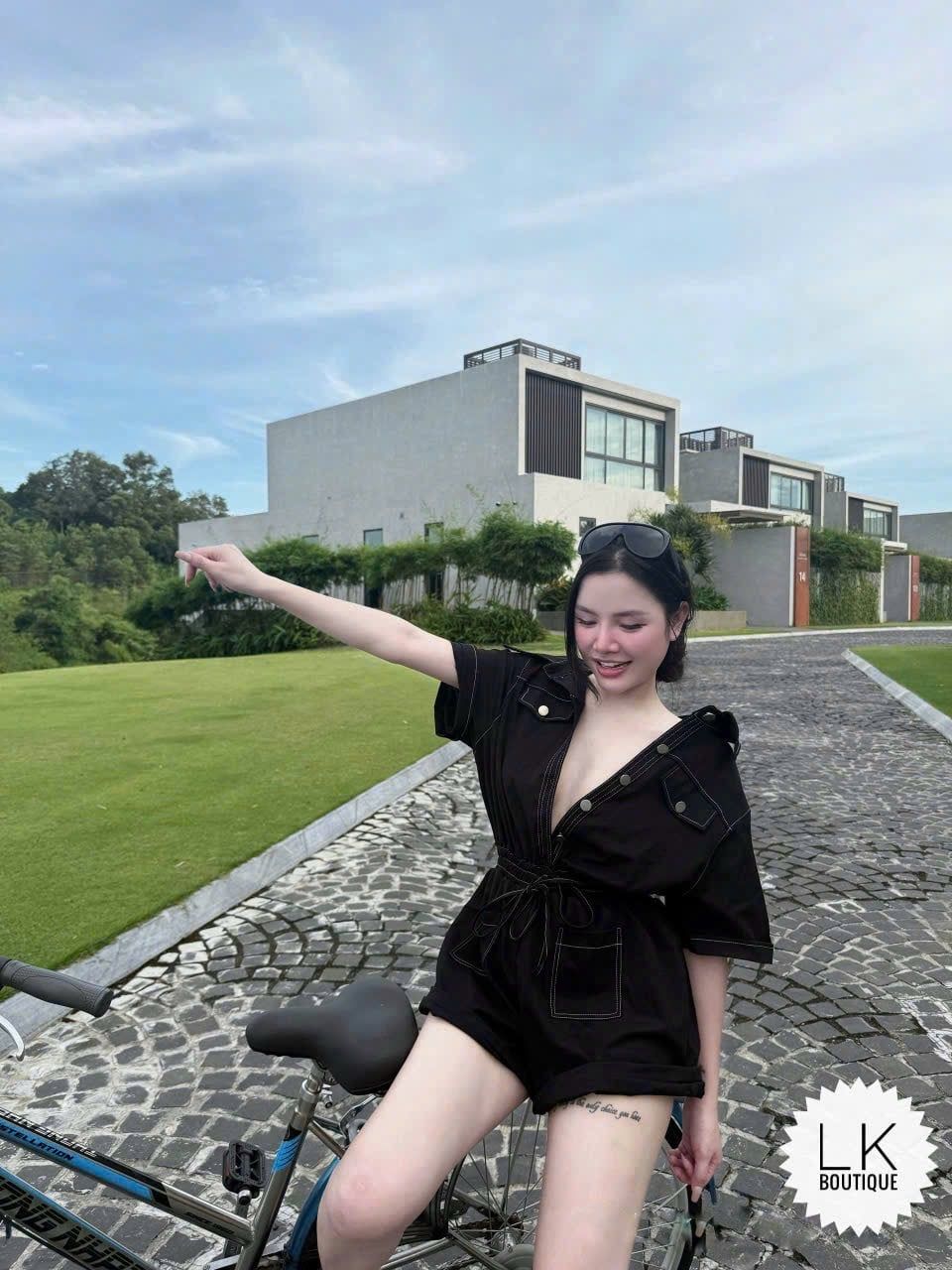  Jum khuy cổ bẻ viền chỉ hot hit - ĐEN - Q121 