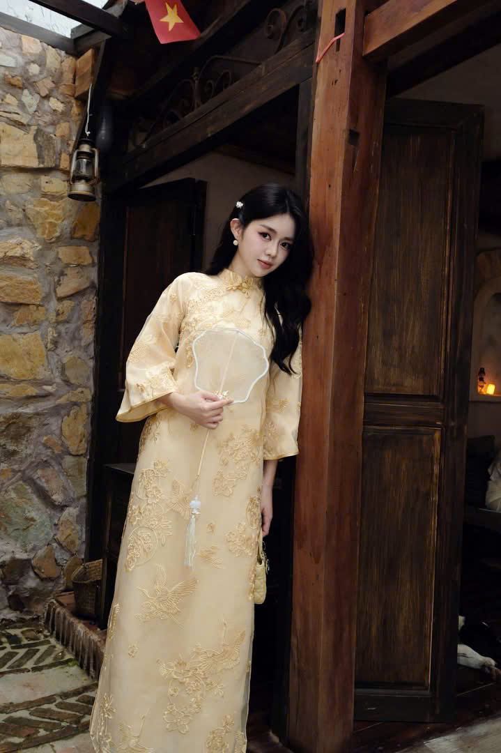  Set áo dài cổ tàu 4 tà thêu CHIM+ quần suông dài lụa hoạ tiết - R79 ( 50% lưng chun ) 