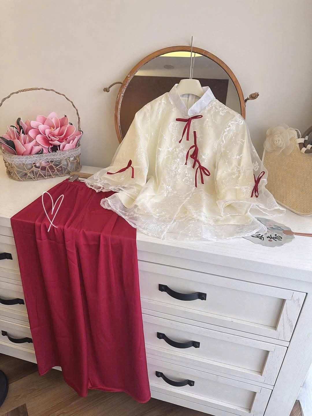  Set bộ cách tân bướm đắp chéo + quần lụa xanh MÃ MỚI - ĐỎ - C163 ( áo dài 68cm , quần 103cm ) 