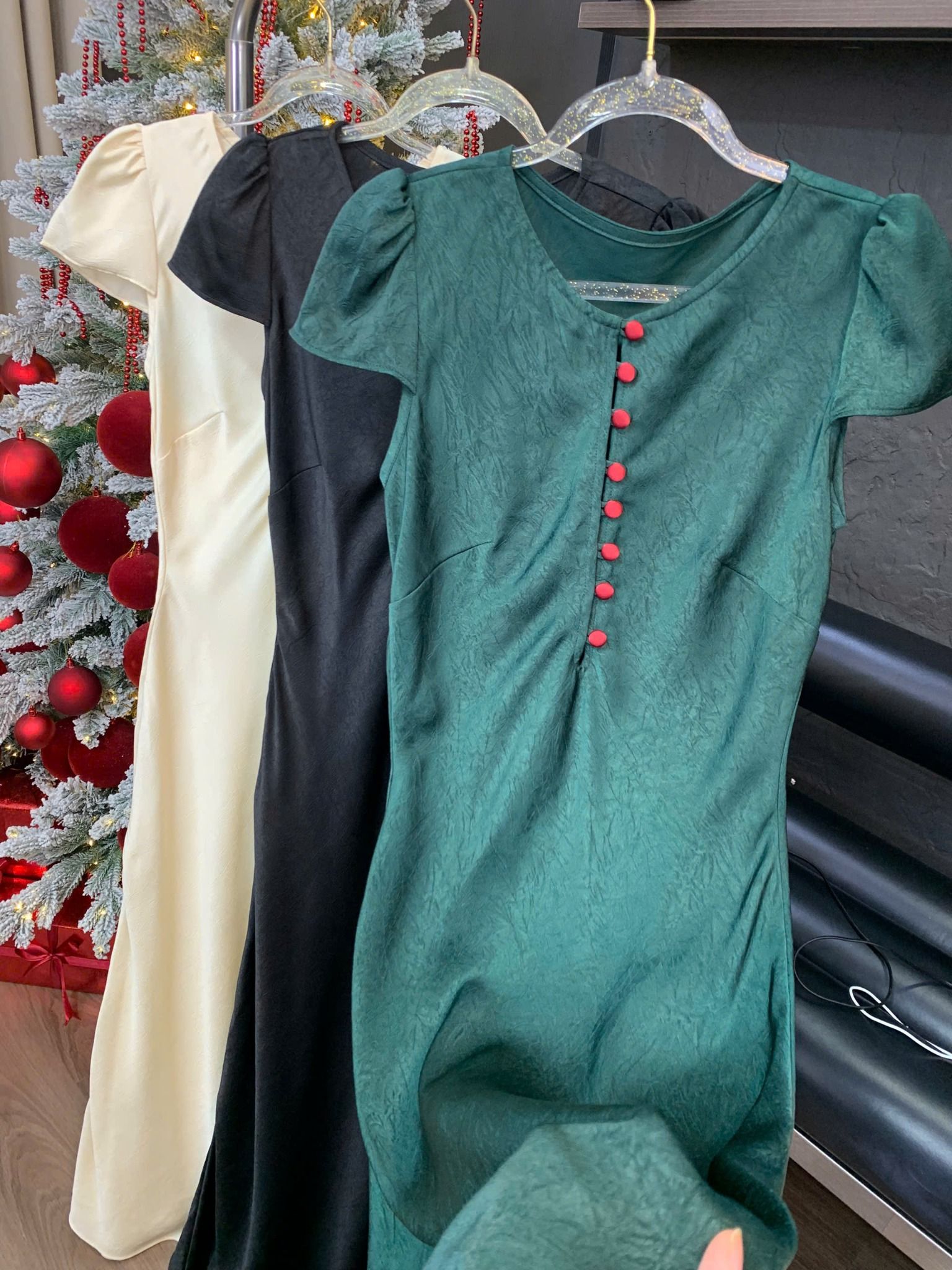  Đầm lụa vân có tay nút nọc dáng dài chuẩn form- XANH - G14 (EO S<68, M<72, L<76) - DÀI 142CM 