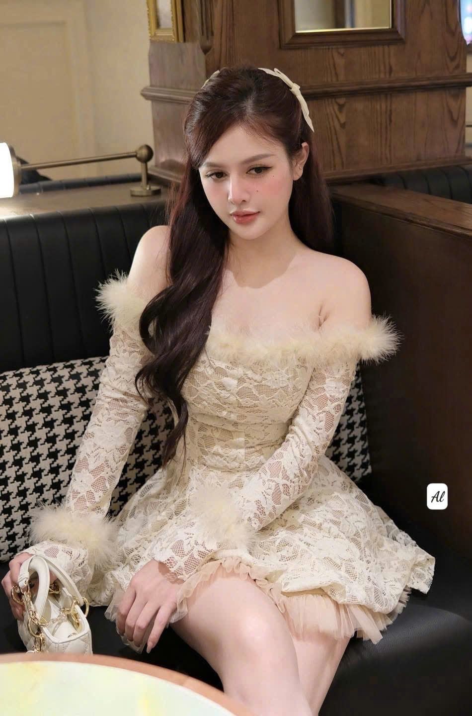  Đầm ren trễ vai đúp lót 2 lớp tay dài phối lông - KEM - G98 ( eo S<68, M<72 ) 