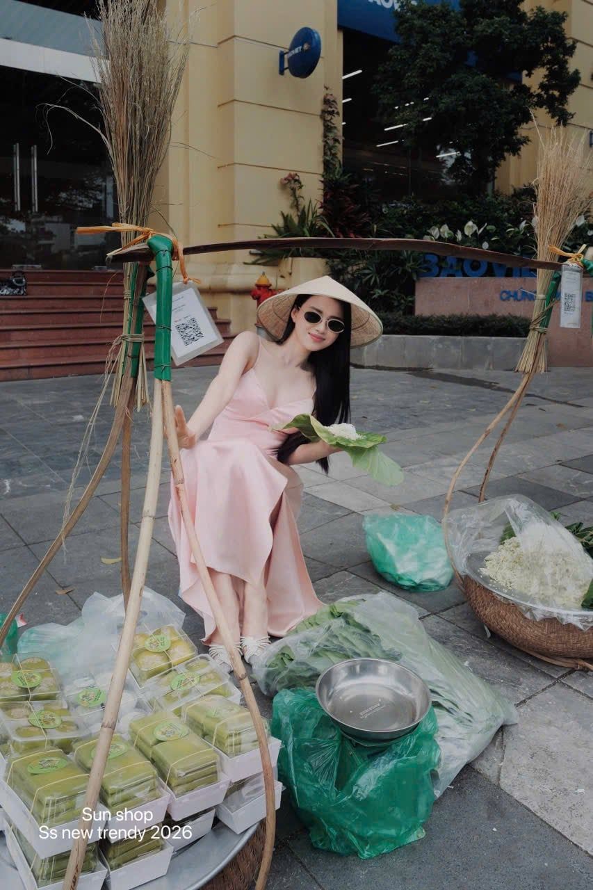  Đầm lụa hai dây cổ tim dáng dài - HỒNG - K200 