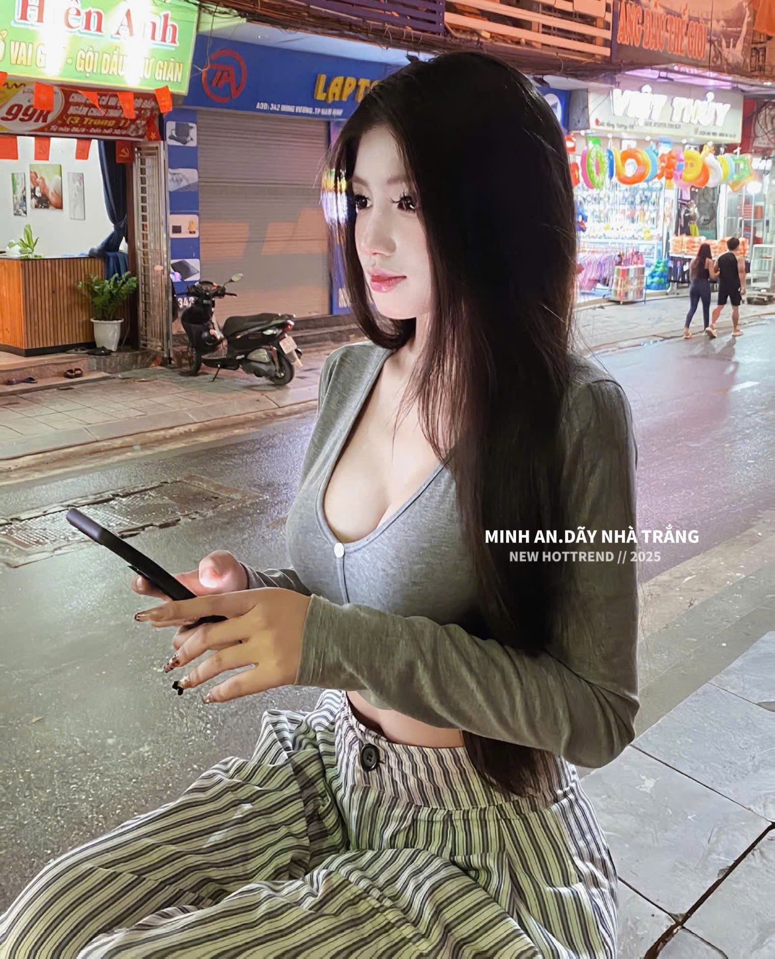  Set áo tay dài croptop mix quần suông kẻ sọc tặng kèm gấu - C179 ( eo S<70, M<74 ) (0) 