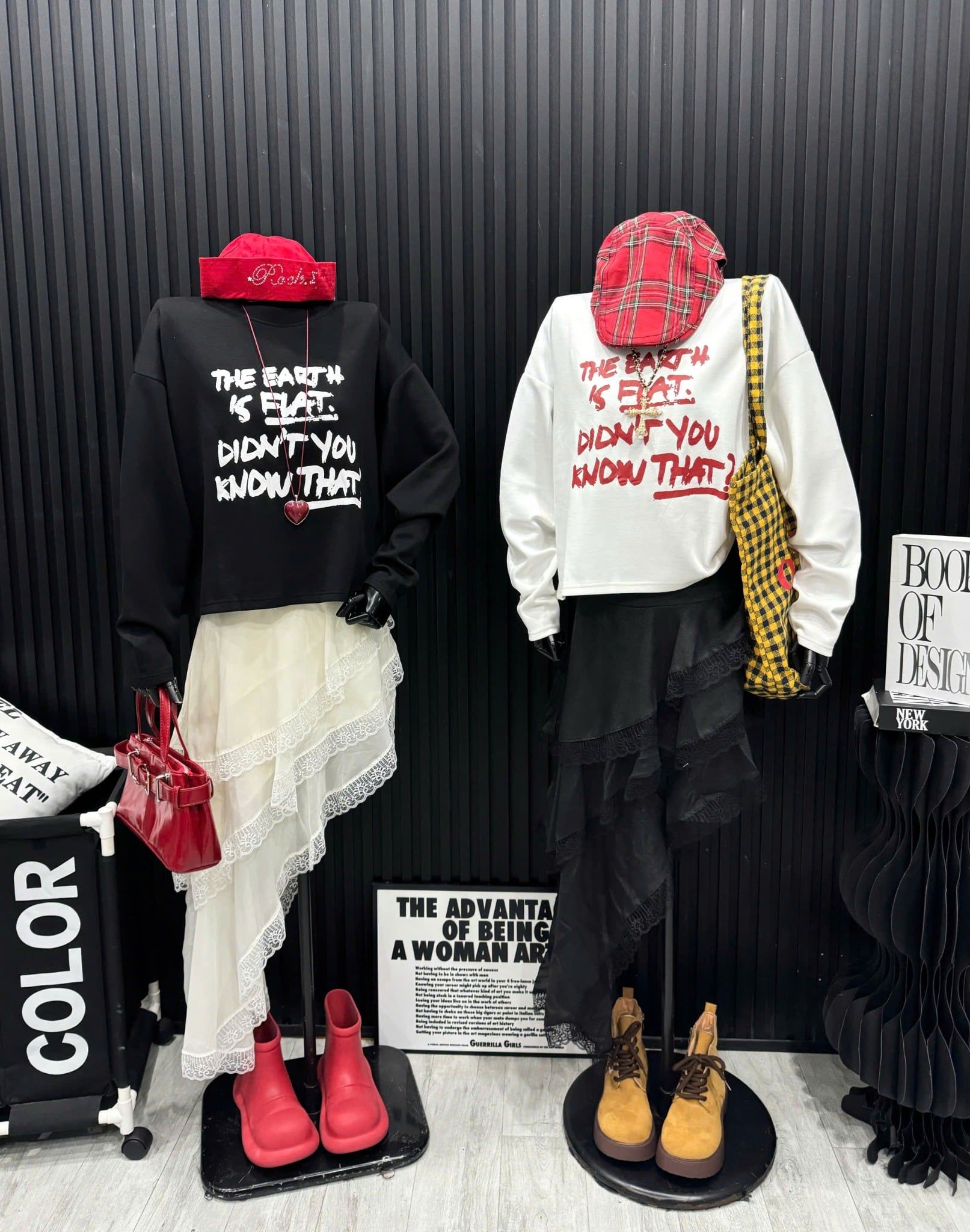  Set áo swt in chữ mix chân váy chéo tà tầng phối ren - ĐEN - A37 ( TÍNH MÀU ÁO ) ( EO S<68, M<72 ) 