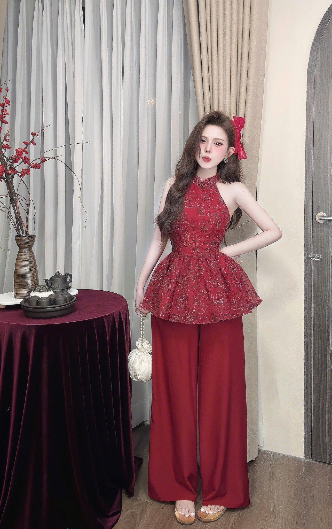  Set gấm thêu áo cổ yếm chân xoè mix quần lụa 50% lưng chun - ĐỎ - G6 (S<48,50KG, M< 50KG-54KG, L<54-58KG) 