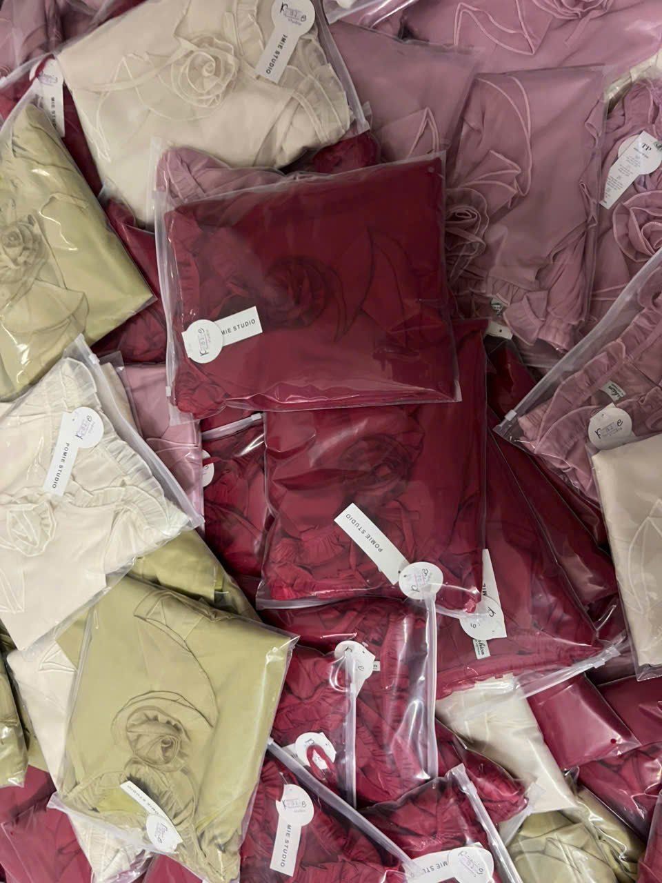  Set áo cổ yếm đính hoa mix chân váy tầng xòe - KEM - C38 